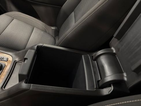 Used 2023 GMC Acadia SLE w/ Driver Convenience Package image 24