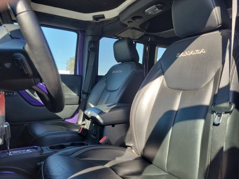 Used 2017 Jeep Wrangler Unlimited Sahara w/ Connectivity Group image 22