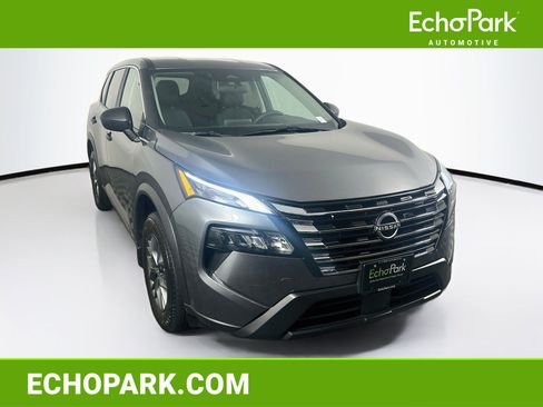 Used 2025 Nissan Rogue S FWD image 1
