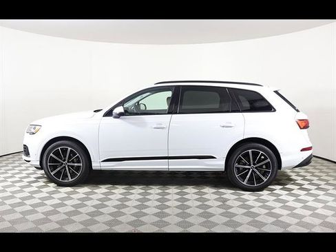 Used 2023 Audi Q7 3.0T Premium Plus AWD/4WD image 3