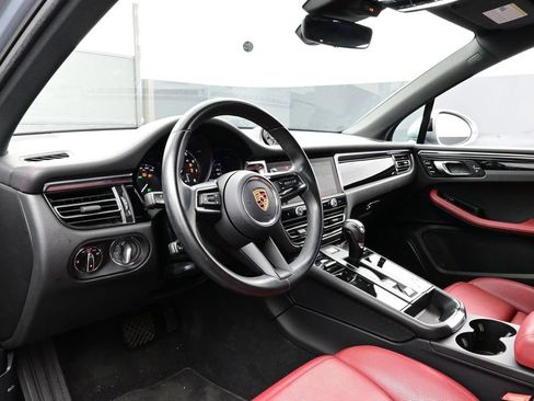 Certified 2023 Porsche Macan AWD/4WD image 4