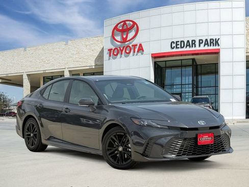 Used 2026 Toyota Camry SE w/ Multimedia Upgrade Package FWD image 1