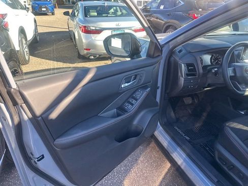 Used 2025 Nissan Rogue SV w/ Rock Creek Premium Package image 19