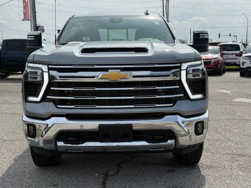 Used 2024 Chevrolet Silverado 2500 LTZ w/ LTZ Plus Package image 11