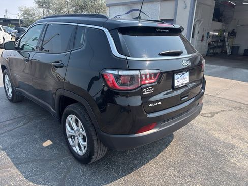Used 2024 Jeep Compass Latitude AWD/4WD image 8