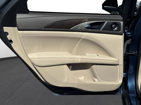 Used 2018 Lincoln MKZ Reserve w/ Technology Package image 11