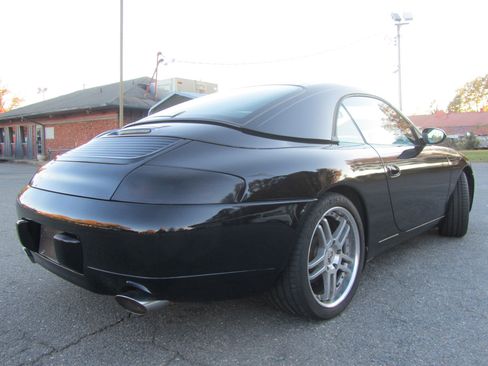 Used 2001 Porsche 911 Carrera image 10