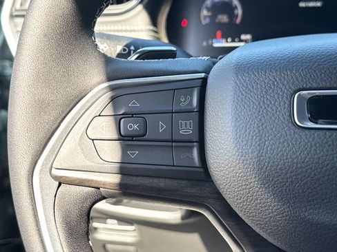 New 2027 Jeep Grand Cherokee Limited RWD image 25