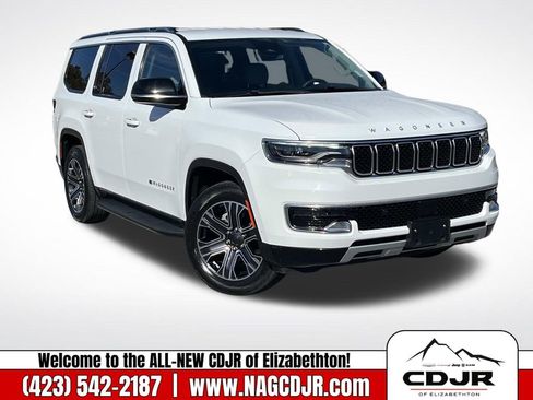 Used 2024 Jeep Wagoneer Series II w/ Flexible Seating Group image 1