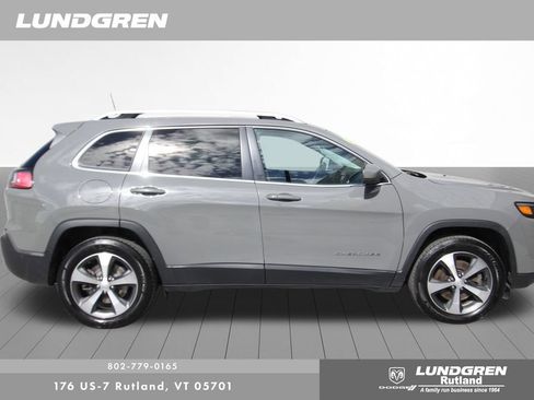 Used 2021 Jeep Cherokee Limited w/ Mopar Interior Package AWD/4WD image 3