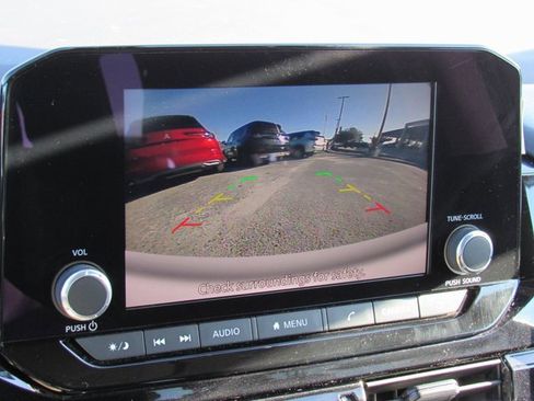 Used 2024 Nissan Pathfinder SV image 17