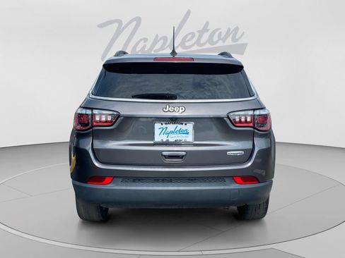 Used 2022 Jeep Compass Latitude w/ Sun and Sound Group FWD image 4