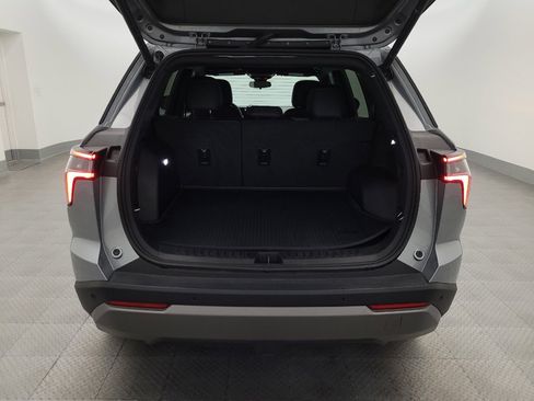 Used 2025 Chevrolet Equinox LT w/ Convenience Package II image 29