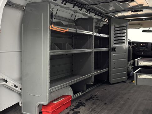 Used 2022 Chevrolet Express 2500 w/ Driver Convenience Package image 25