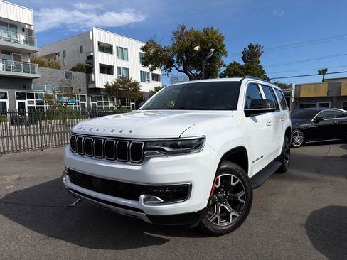 Used 2023 Jeep Wagoneer Series III w/ Flexible Seating Group image 1