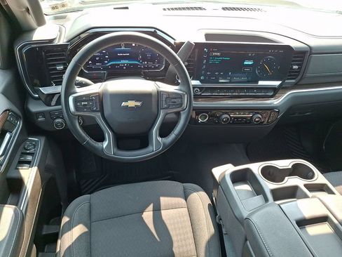Used 2023 Chevrolet Silverado 1500 LT AWD/4WD image 2