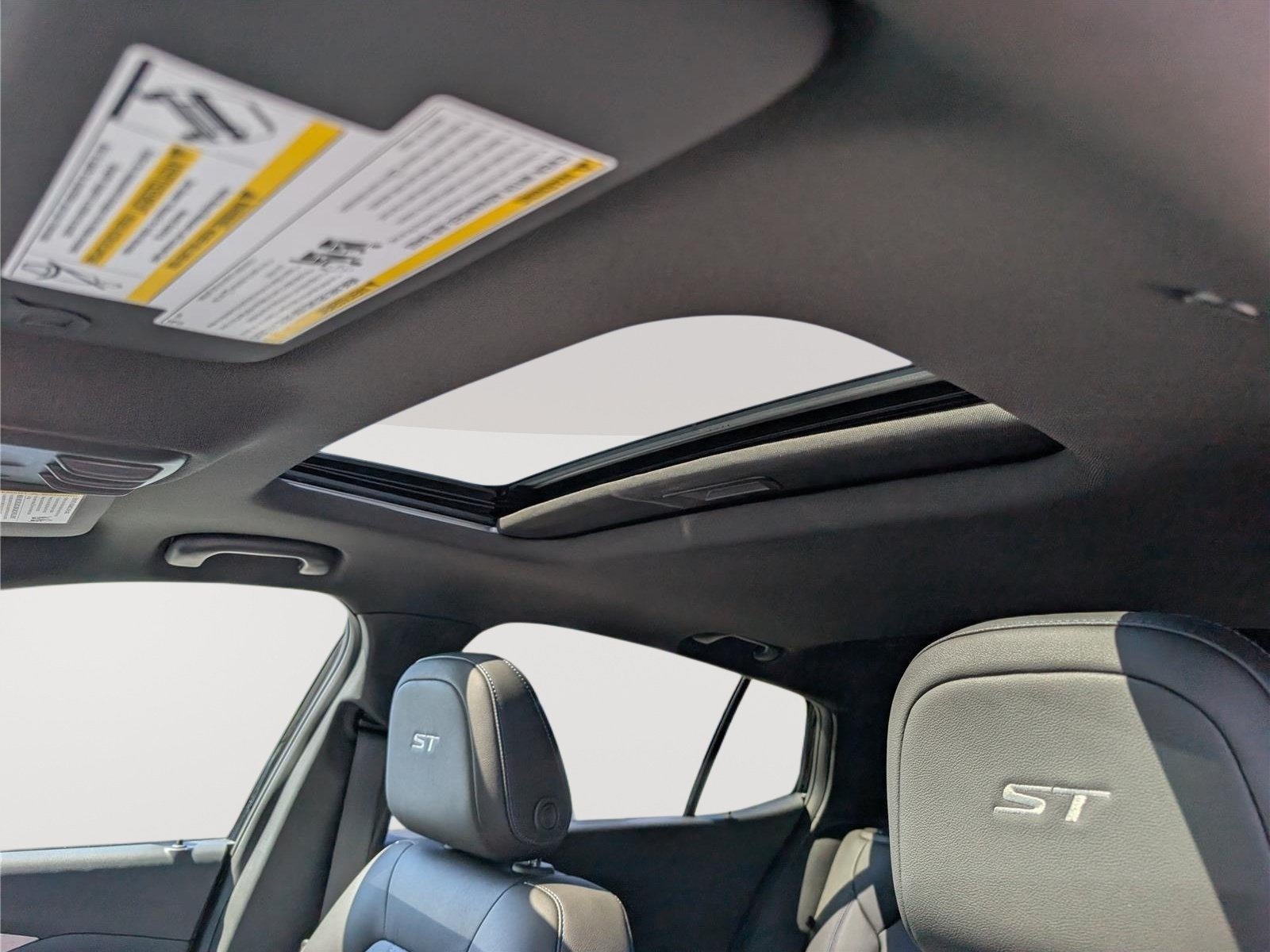 New 2026 Buick Envista Sport Touring w/ Advanced Safety Package FWD image 24