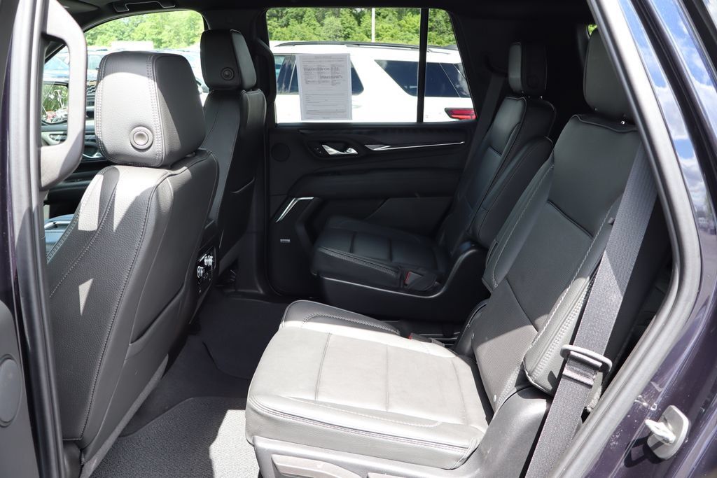 Used 2023 GMC Yukon Denali AWD/4WD image 13