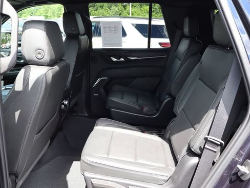Used 2023 GMC Yukon Denali AWD/4WD image 13