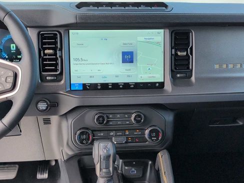 New 2025 Ford Bronco Badlands image 18