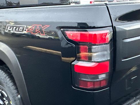 New 2026 Nissan Frontier PRO-4X w/ Pro-4x Convenience Package image 15