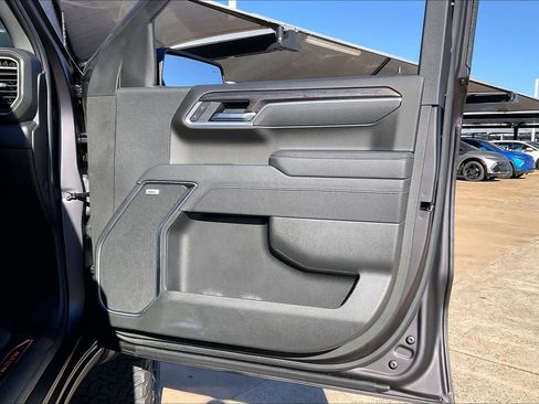 Certified 2025 Chevrolet Silverado 1500 LTZ image 23