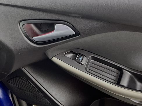 Used 2012 Ford Focus SEL FWD image 30