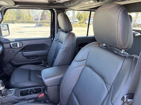 Used 2024 Jeep Gladiator Sport image 20