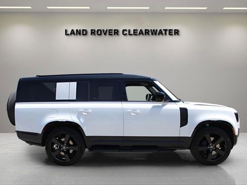 New 2025 Land Rover Defender 130 X-Dynamic SE AWD/4WD image 6