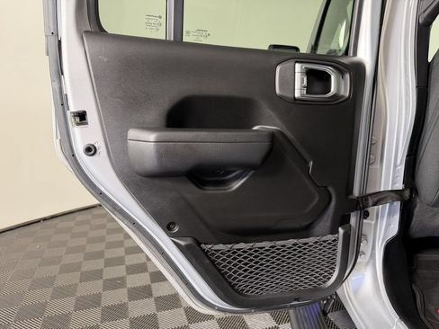 Used 2023 Jeep Wrangler Unlimited Rubicon w/ LED Lighting Group AWD/4WD image 41