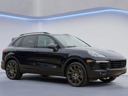Used 2016 Porsche Cayenne S image 9