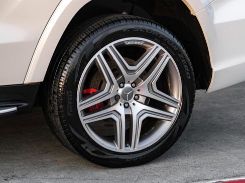 Used 2015 Mercedes-Benz GL 63 AMG 4MATIC w/ Accessory Chrome Package image 53