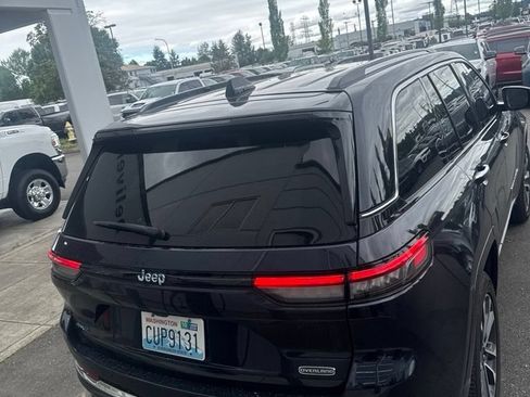 Used 2023 Jeep Grand Cherokee Overland w/ Rear Seat Video Group I AWD/4WD image 3