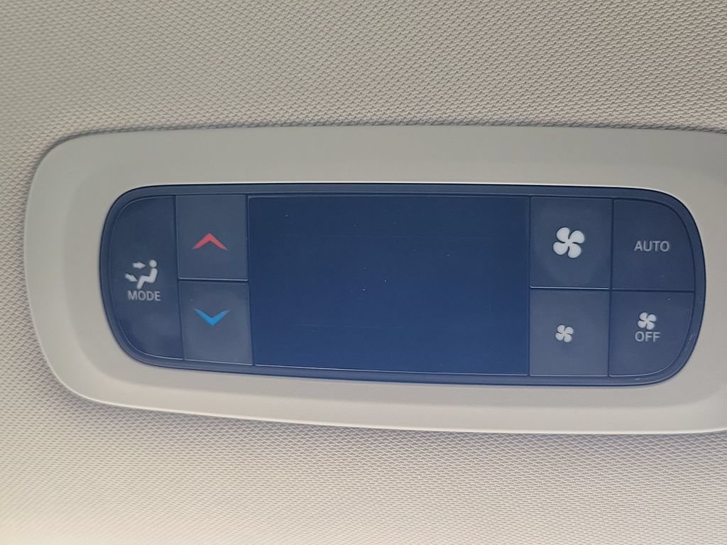 Used 2024 Chrysler Pacifica Limited FWD image 23