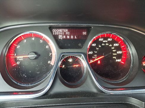 Used 2015 GMC Acadia SLE FWD image 27