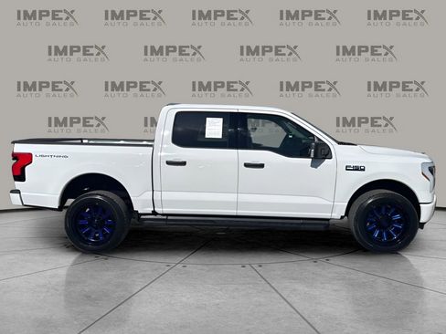 Used 2025 Ford F150 Lightning XLT AWD/4WD image 7