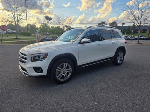 Used 2023 Mercedes-Benz GLB 250 4MATIC image 13