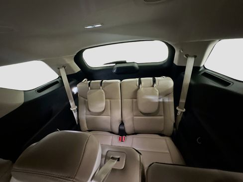 Used 2024 Ford Explorer XLT w/ Equipment Group 202A image 29