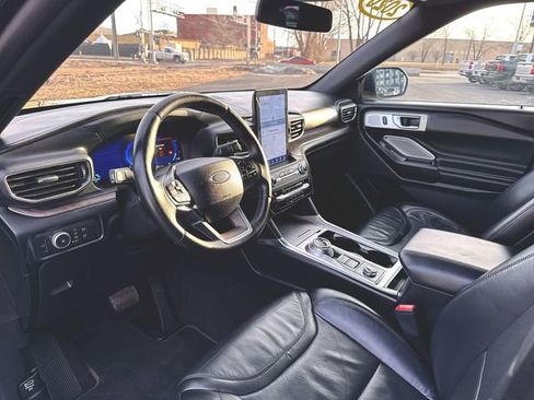 Used 2020 Ford Explorer Platinum w/ Premium Technology Package image 10