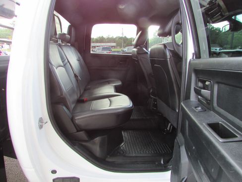 Used 2021 RAM 3500 Tradesman w/ Chrome Appearance Group image 12