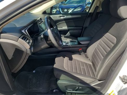 Used 2020 Ford Fusion SE FWD image 18