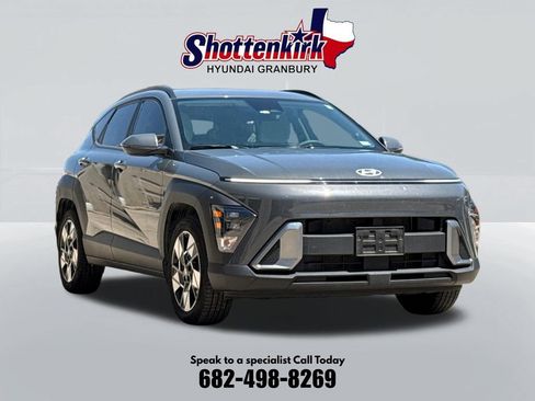 Used 2025 Hyundai Kona SEL FWD image 3