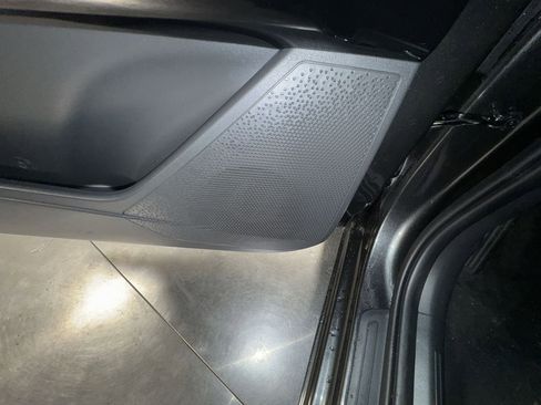 Certified 2025 Kia Niro EX image 18