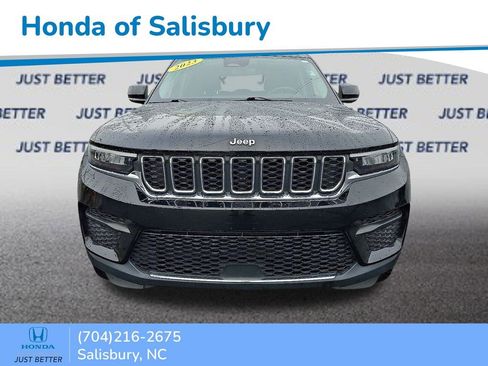 Used 2023 Jeep Grand Cherokee Laredo w/ Luxury Tech Group I image 2