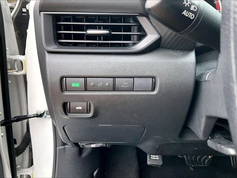 Certified 2025 Nissan Sentra S FWD image 32