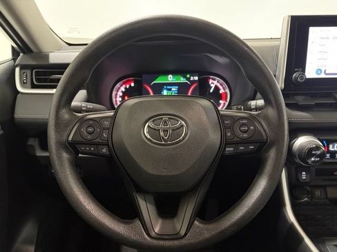 Used 2025 Toyota RAV4 XLE AWD/4WD image 16
