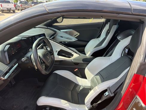 Used 2021 Chevrolet Corvette Stingray Preferred Conv w/ Z51 Performance Package RWD image 6