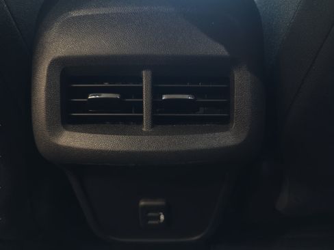 Used 2022 Chevrolet Equinox LT FWD image 27