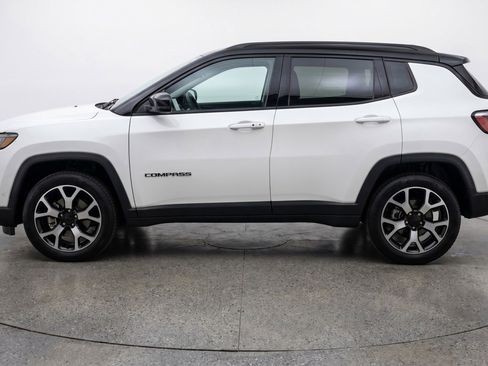 Used 2025 Jeep Compass Limited AWD/4WD image 5