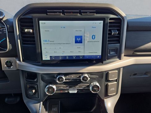 Certified 2022 Ford F150 XLT w/ Equipment Group 302A High image 17